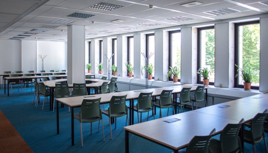 Rešitev za prenatrpane knjižnice, nova čitalnica v Centralni tehniški knjižnici