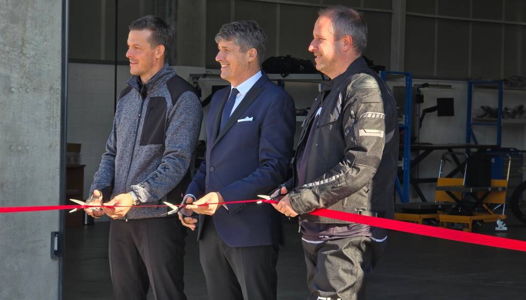 V Hočah danes odprli prostore podjetja StriX eMotors, minister poudaril pomen sodelovanja med gospodarstvom in obrambnim sektorjem