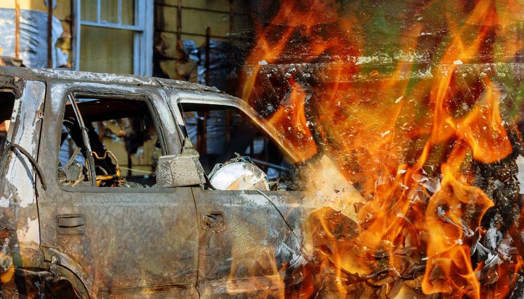 Eksplozija avtomobila zahtevala osem smrtnih žrtev