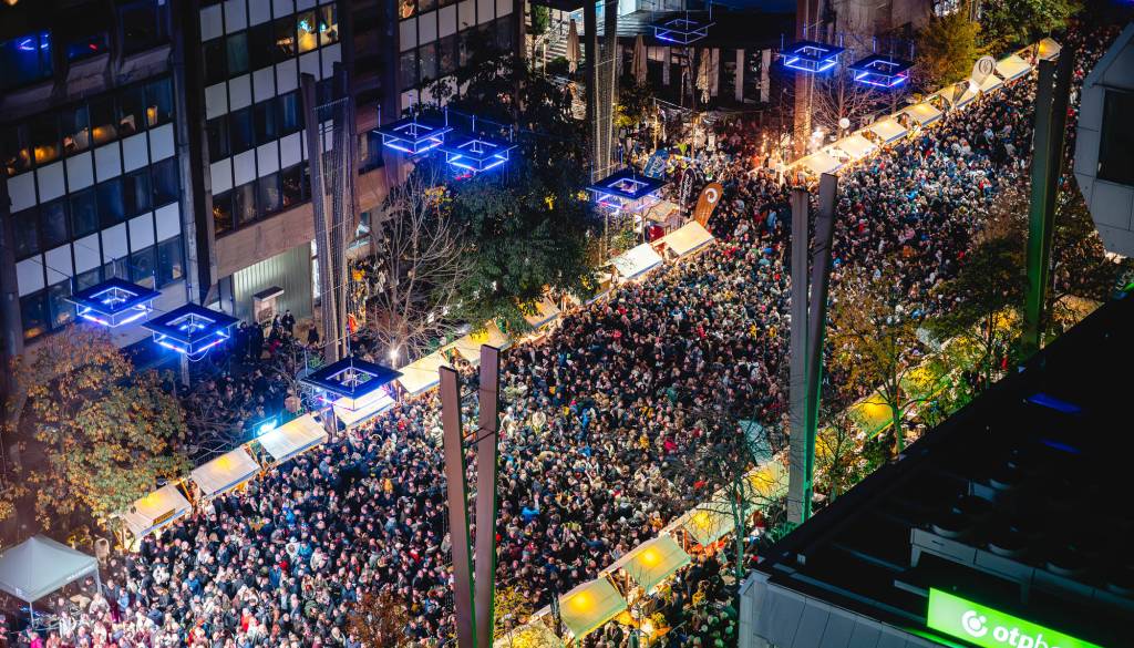 FOTO in VIDEO: Maribor obeležil 40 let martinovanja: Na Trgu Leona Štuklja Ansambel Saša Avsenika