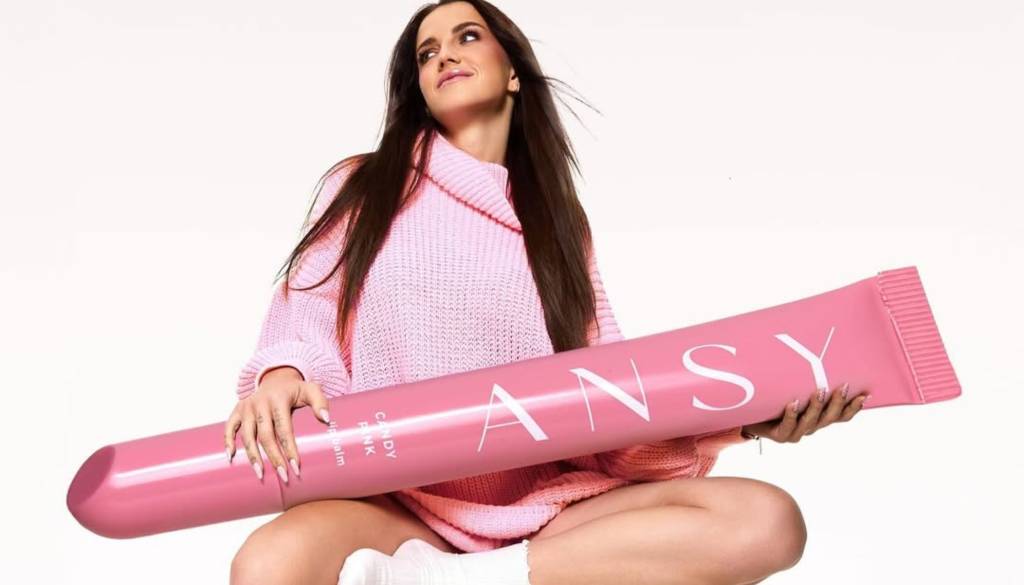 Slovenska vplivnica pod drobnogledom, njen izdelek označili za kopijo tuje znamke: »Meni se to ne zdi nič spornega«