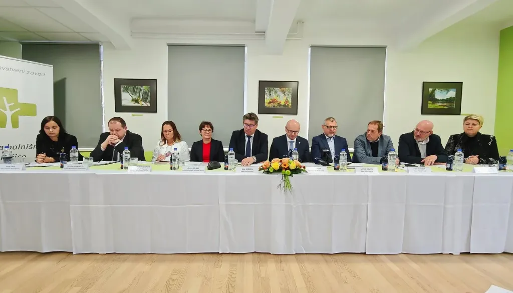 Svet regije Posavje ostro proti vladnemu predlogu o zdravstvenih regijah