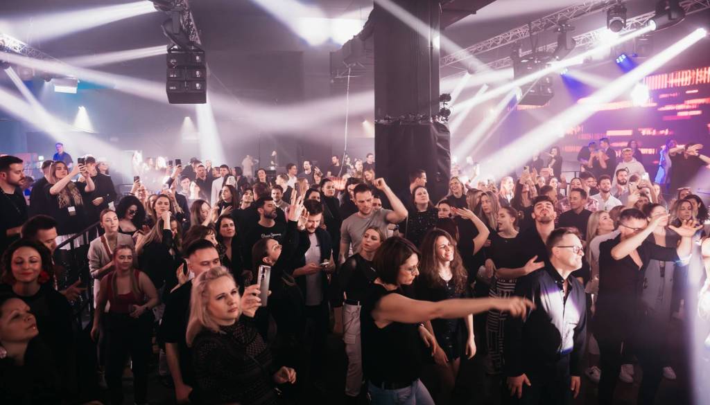 UMEK na prvi trezni techno zabavi v Ljubljani
