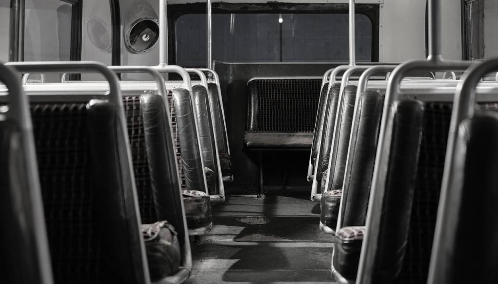 Tragična nesreča avtobusa: 37 mrtvih, 24 ranjenih