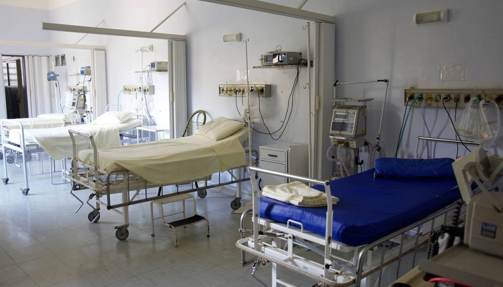 Po večdnevnem zdravljenju umrl udeleženec prometne nesreče na Tolminskem