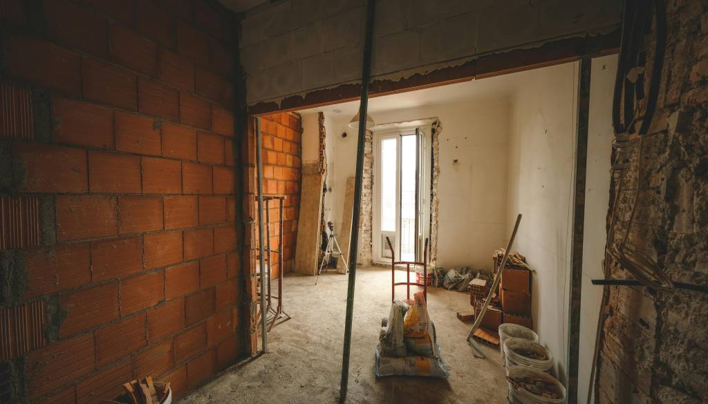 (Ne)dosegljive sanje o hiši v Ljubljani: Rekordna cena zemljišča skoraj 1.800 evrov za kvadrat