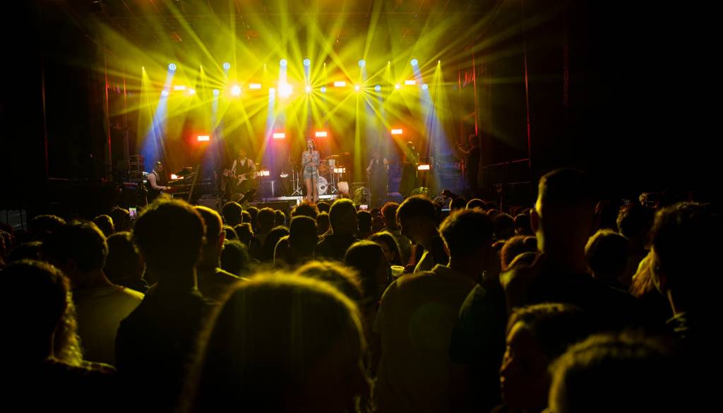 Martinovanje Ptuj 2025 prinaša zabavo do jutranjih ur s Firbci, Poskočnimi muzikanti in ...