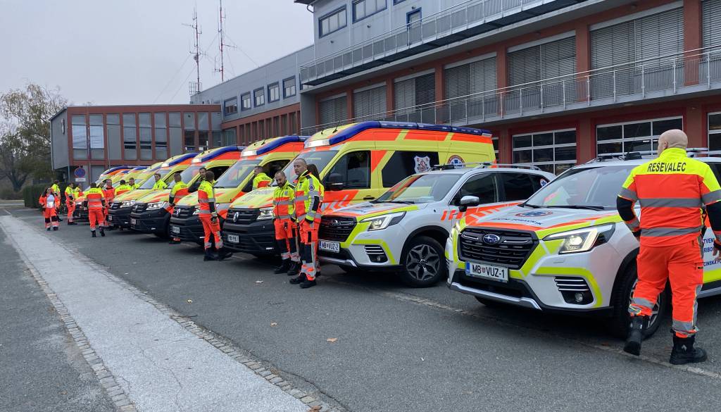 FOTO in VIDEO: Poklon mlademu reševalcu, ki je umrl na nujni vožnji: Po celi Sloveniji so prižgali sirene