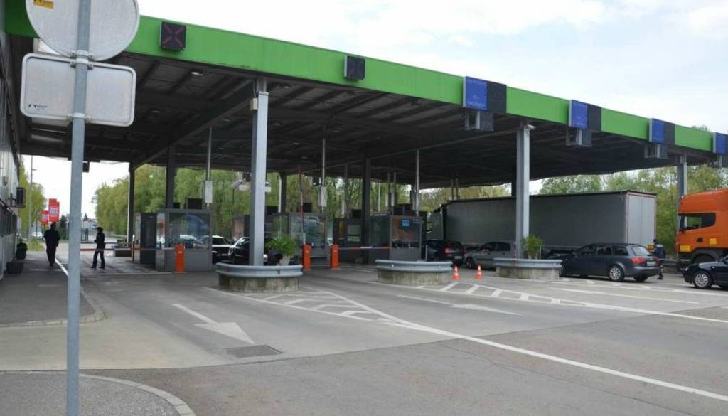 Južni sosedje prepovedali vstop Avdi