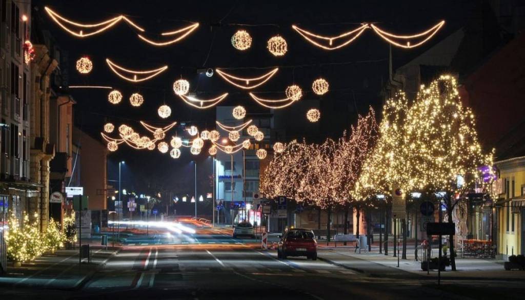 Praznični december v Soboti 2025: Mesto bo zasijalo v lučkah, glasbi in zimskih doživetjih