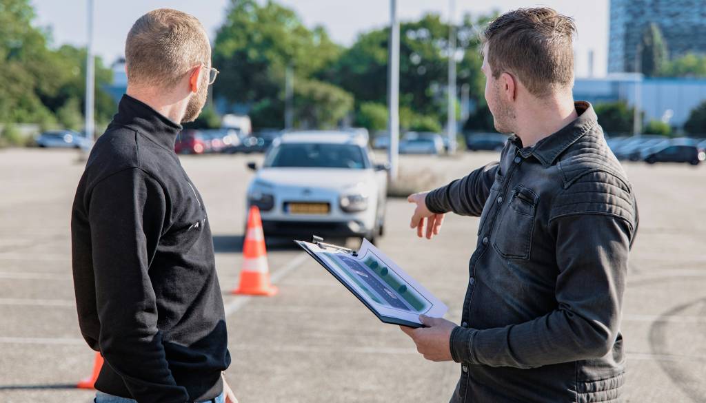 Iščete službo? V Mariboru zaposlujejo Dravske elektrarne in direkcija za vode, priložnost tudi za bibliotekarja in učitelja vožnje