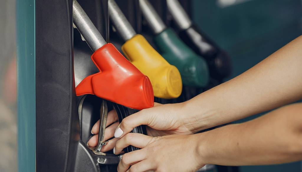 Se obeta rekordna podražitev? Takšne naj bi bile nove cene tankanja