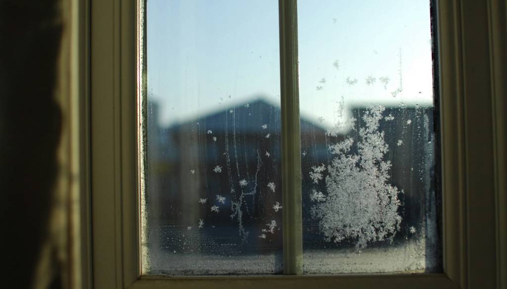 Pripravite se na zimo: Pet korakov, ki vam lahko prihranijo veliko denarja