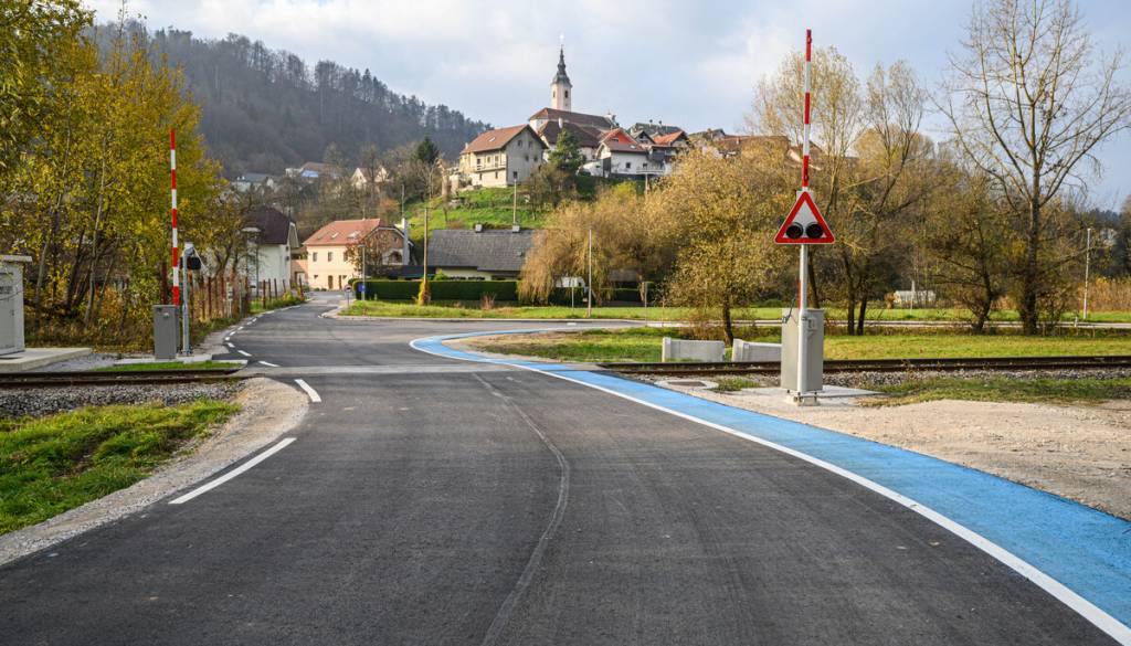 Konec del na križišču ob železniškem prehodu v Višnji Gori
