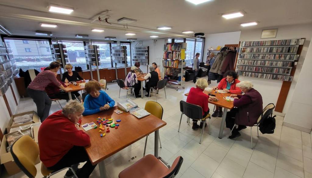 Pridružite se programu Umovadba: Mariborska knjižnica vabi nove prostovoljce