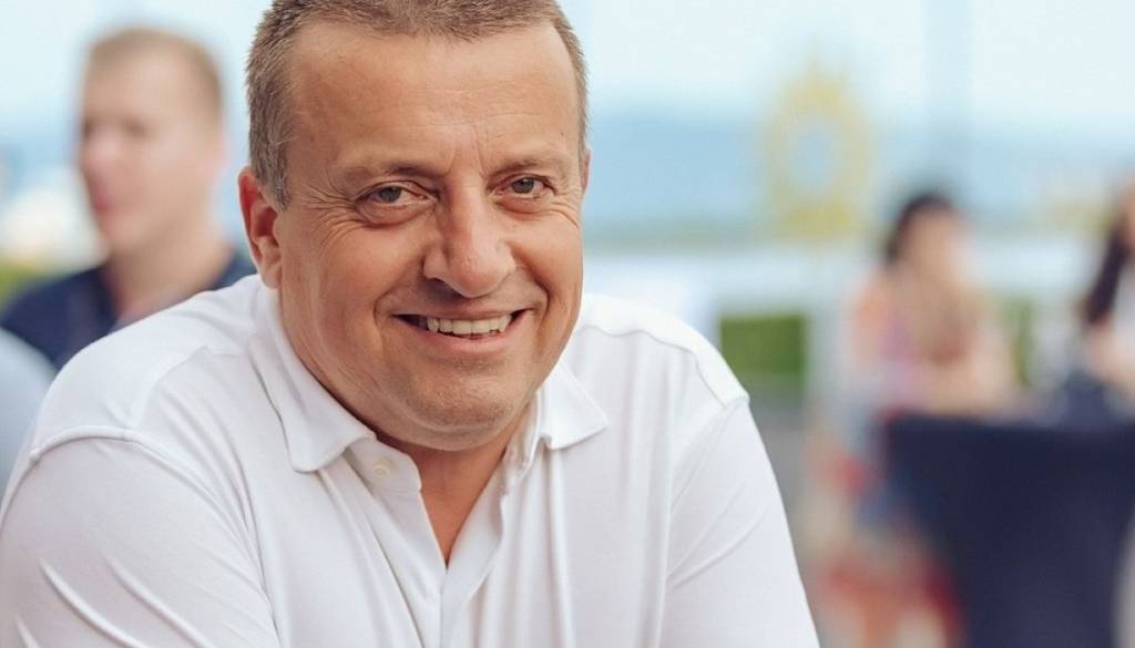 Pozor: Lažni Facebook profil Joca Pečečnika vabi v sumljive naložbe