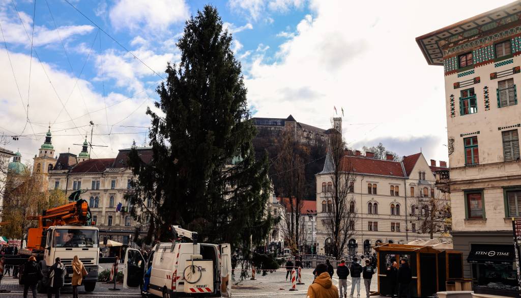 FOTO in VIDEO: Takšen bo december v Ljubljani, priprave so že stekle