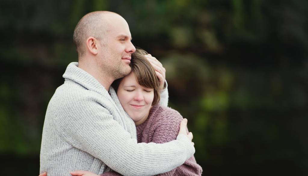 Adijo, Tinder!? Novi 'poglobljeni zmenki' navdušujejo samske Ljubljančanke in Ljubljančane