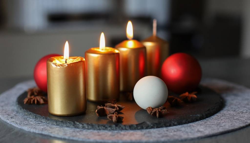 Preproste in hitre ideje za domač adventni venček