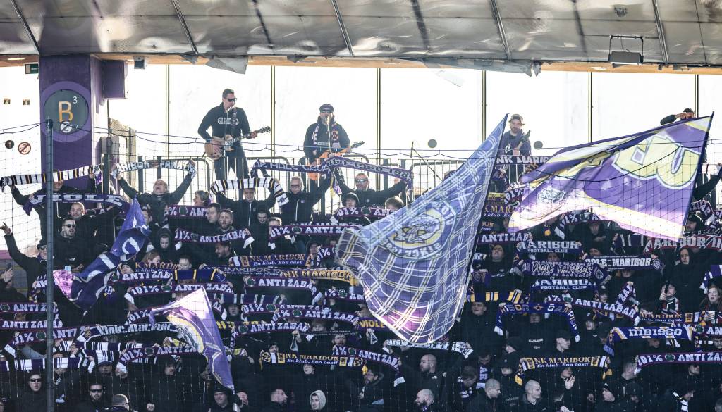 FOTO in VIDEO: V Ljudskem vrtu zadonela nova navijaška pesem Viol