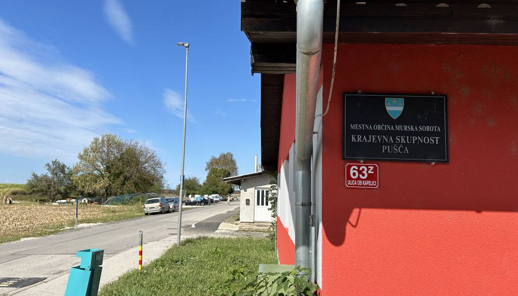 Vlada Pušči odvzela skoraj 40 odstotkov sredstev brez točnih pojasnil