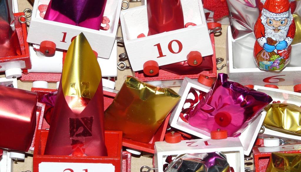 Adventni koledarji ali praznično veselje z goro predrage embalaže?