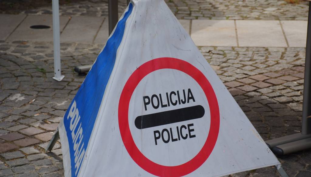 Prometna nesreča na Ptujski cesti zaprla vozni pas