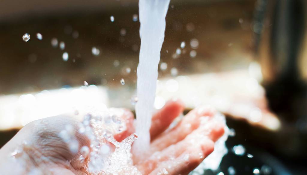 Izpad vode v Mariboru, zaradi popravila okvare motena oskrba v Slovenskih goricah