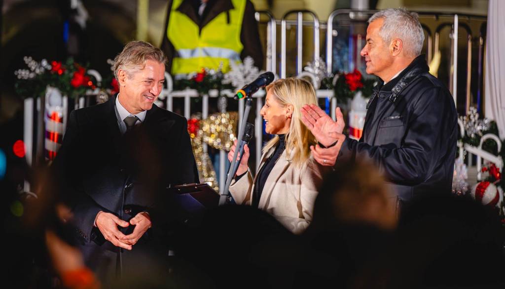 FOTO: Golob se je sprehajal po prazničnem mestu