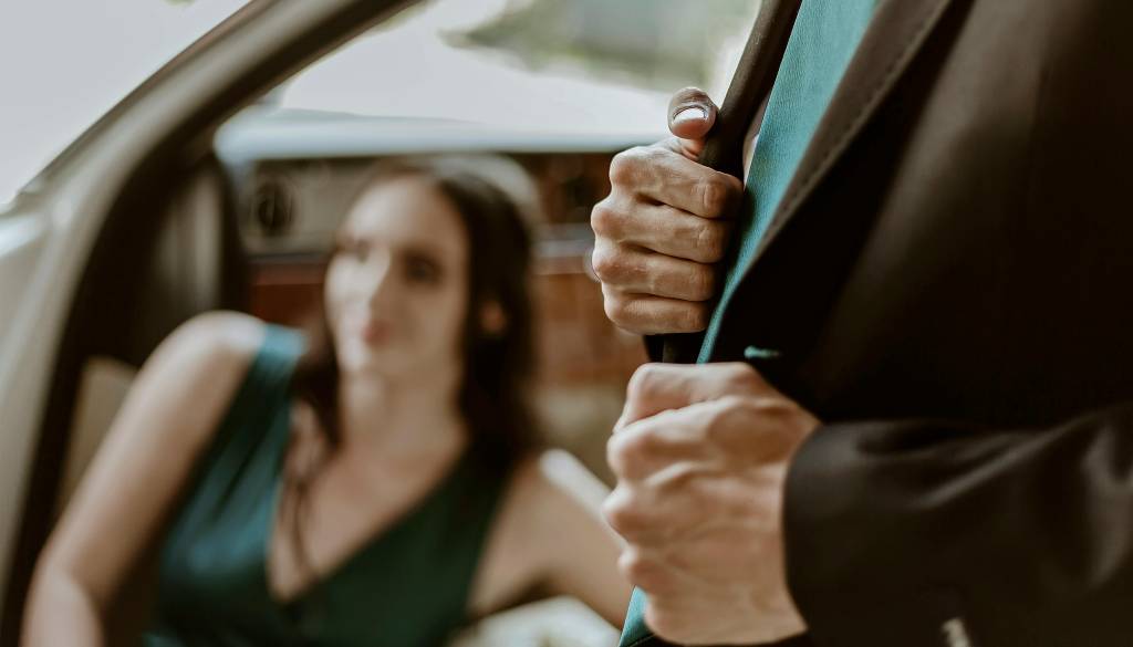 Brezplačno parkiranje ob maturantskih plesih? Starši in šola s pobudo, občina vztraja pri pravilih