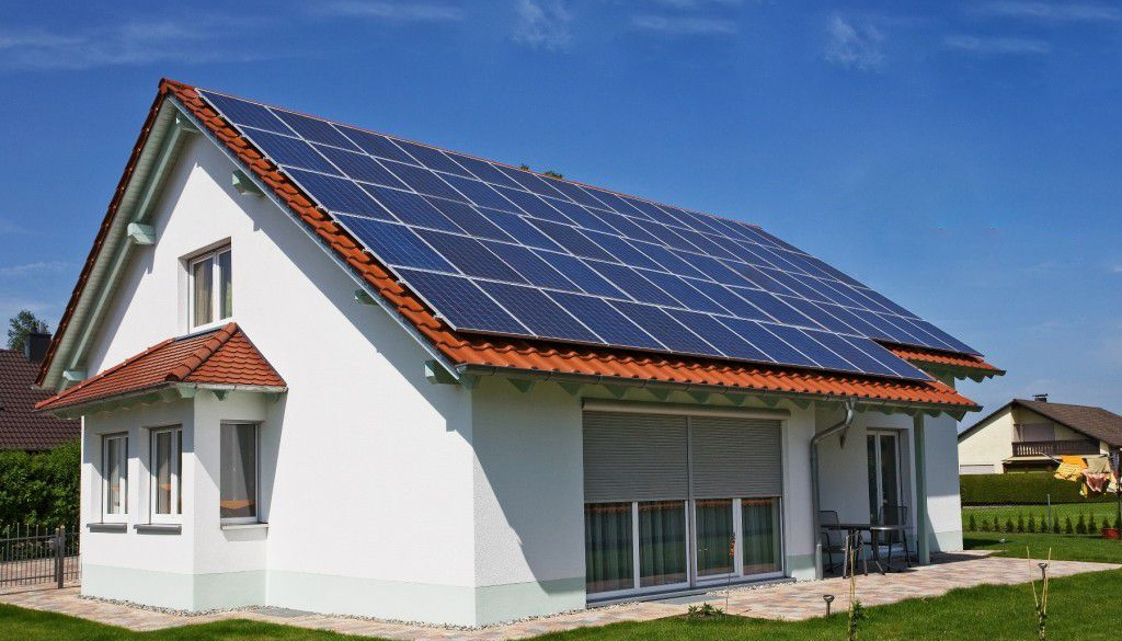 Izzivi pri izbiri sončne elektrarne – ključna vprašanja, ki si jih morate zastaviti