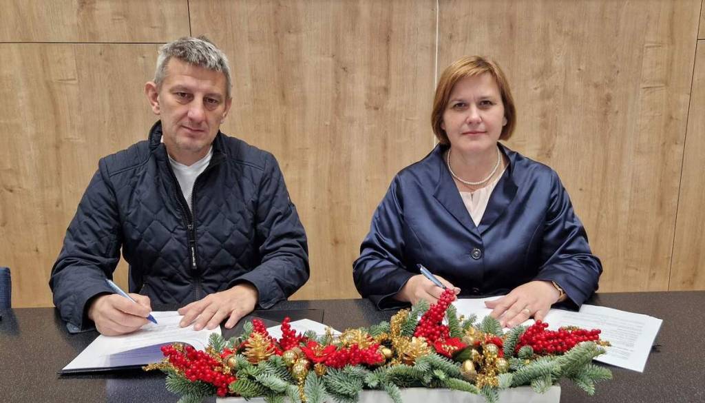 Metlika dobiva novo povezovalno cesto in parkirišča