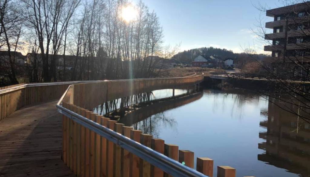 Previdno na brvi čez Črnuški bajer, za sanacijo bodo potrebovali 14 dni