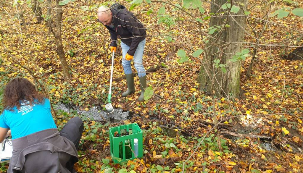Nihče ne ve, kaj izteka iz bioplinarne v Ormožu, a odpadki naj bi se še kar dovažali