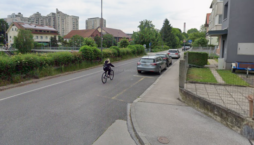 Občani nezadovoljni z obnovo ceste Ob Ljubljanici, asfalt se že lušči