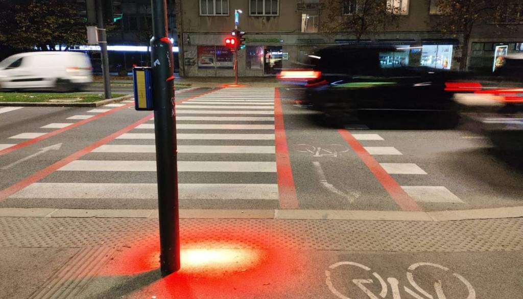 Alkohol in kršitve prednosti: Ponoči je policija v Ljubljani zasegla 6 vozil