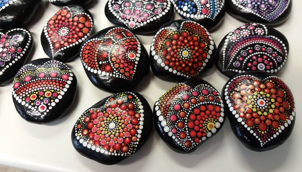 Pobarvajte kamenček in polepšajte dan. V Mariboru letos posebna akcija prijaznosti