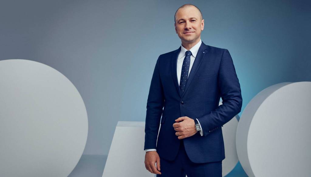 Predsednik uprave NLB meni, da bi mladi morali vračati družbi s prostovoljnim služenjem 