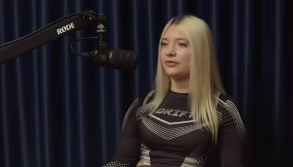 »V pol ure zaslužim toliko kot drugi v osmih urah!« Iskren pogovor z Astro, slovensko ustvarjalko na OnlyFans