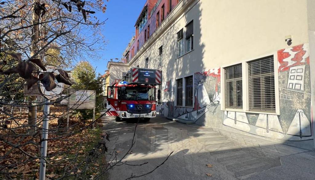 FOTO: Zagorelo je v Hostlu Pekarna v Mariboru