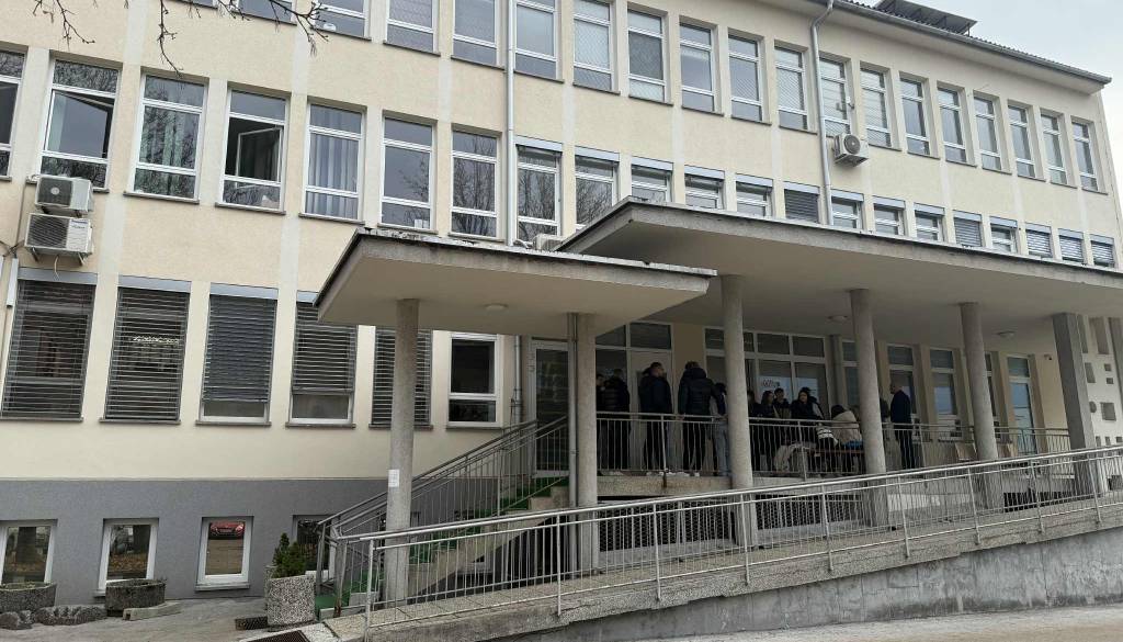 Nov incident na Dolenjskem, dva Roma napadla dijaka