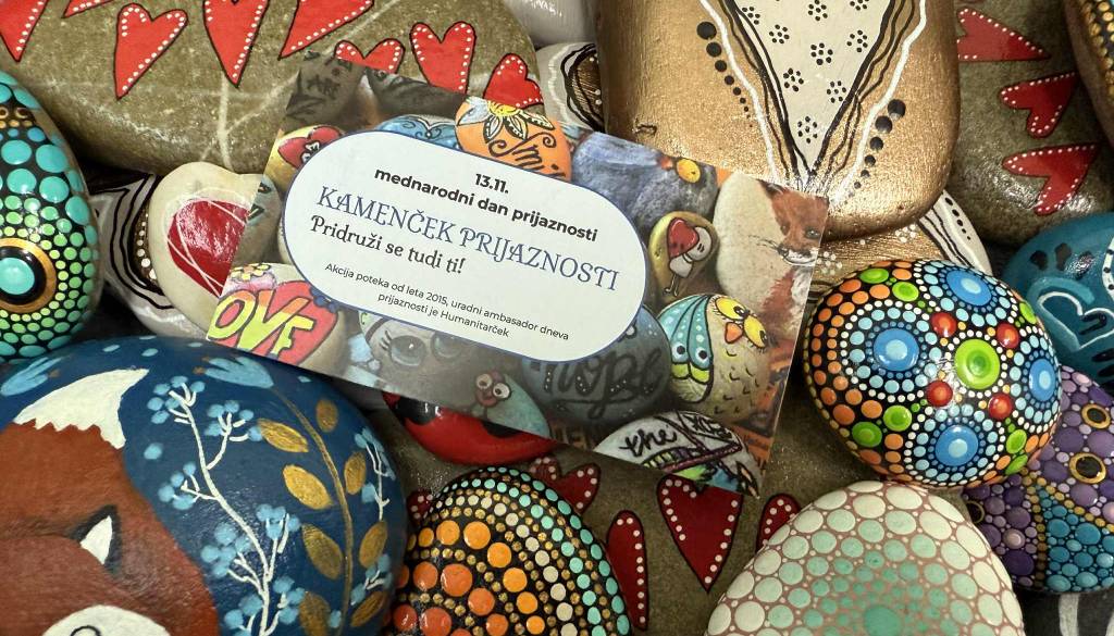 Srčna pobuda: pobarvaj kamenček in polepšaj dan neznancu