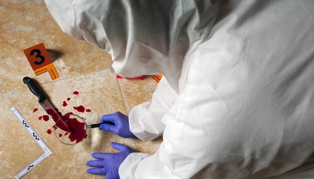 Tragedija pri sosedih: ženska ubila moža