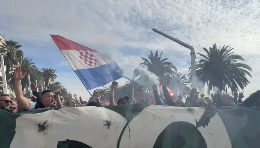 VIDEO: Zaradi priprtih navijačev izbruhnili protesti, napeto tudi v Zagrebu