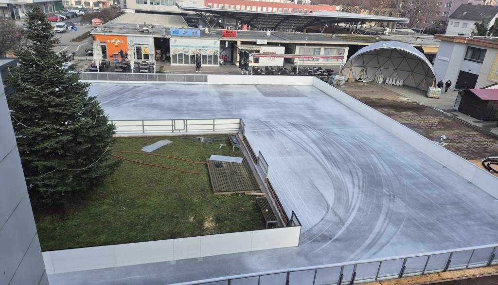 FOTO in VIDEO: Drsališče na Trgu kulture dobiva končno podobo