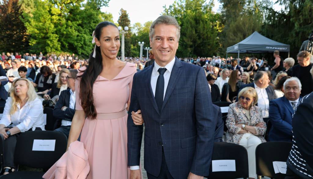 Tina Gaber razburila z odzivom na izraz »črnuhar«: Kaj si v resnici misli o besedah mariborske poslanke?