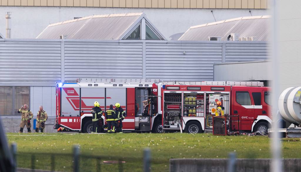 FOTO in VIDEO: Zagorelo v podjetju v Hočah, na delu več gasilskih enot