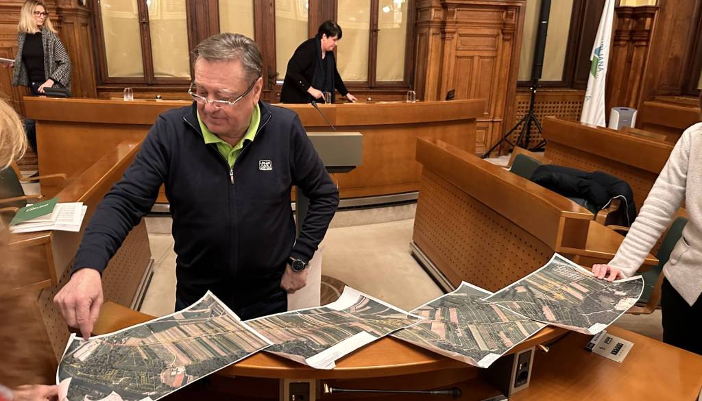 Janković pred komisijo: Kanal C0 varen za 150 let, a opozicija dvomi