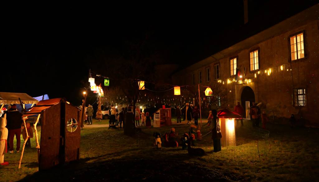 FOTO in VIDEO: Zimska pravljična dežela v Beltincih odprla vrata s prižigom prazničnih lučk