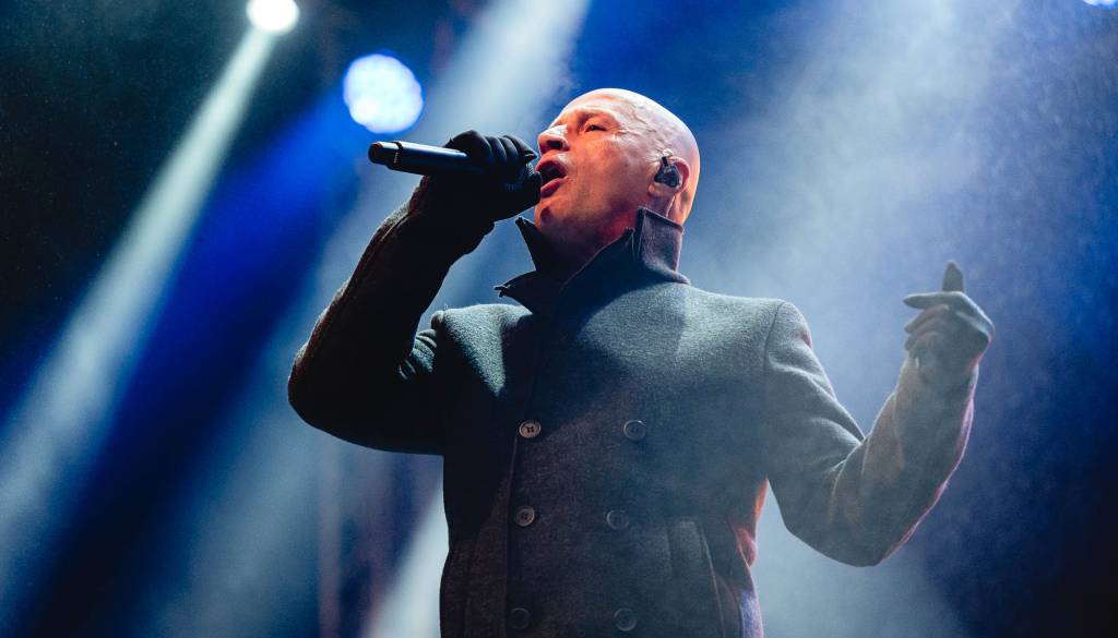 FOTO in VIDEO: Miran Rudan sinoči Trg Leona Štuklja navdušil z zimzelenimi uspešnicami